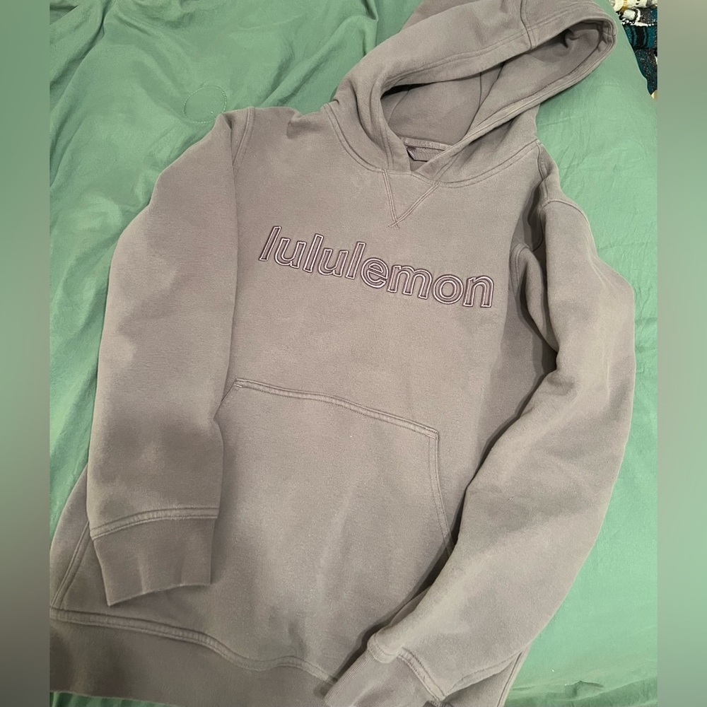 purple lululemon sweatshirt